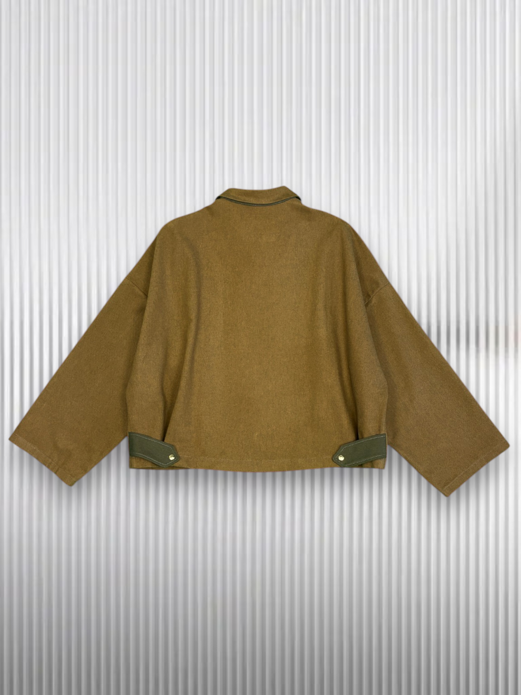 LIGHT OUTERWEAR textum 1